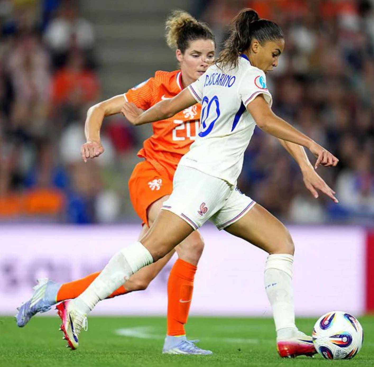 关于荷兰晋级形势堪忧,与法国竞争头名的信息 关于荷兰晋级形势堪忧,与法国竞争头名的信息