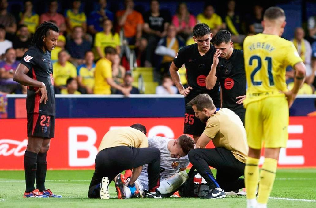 巴萨连续比赛失利，慌不如冷静应对