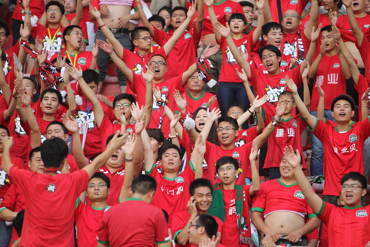 国内赛事精彩非凡，球迷欣喜