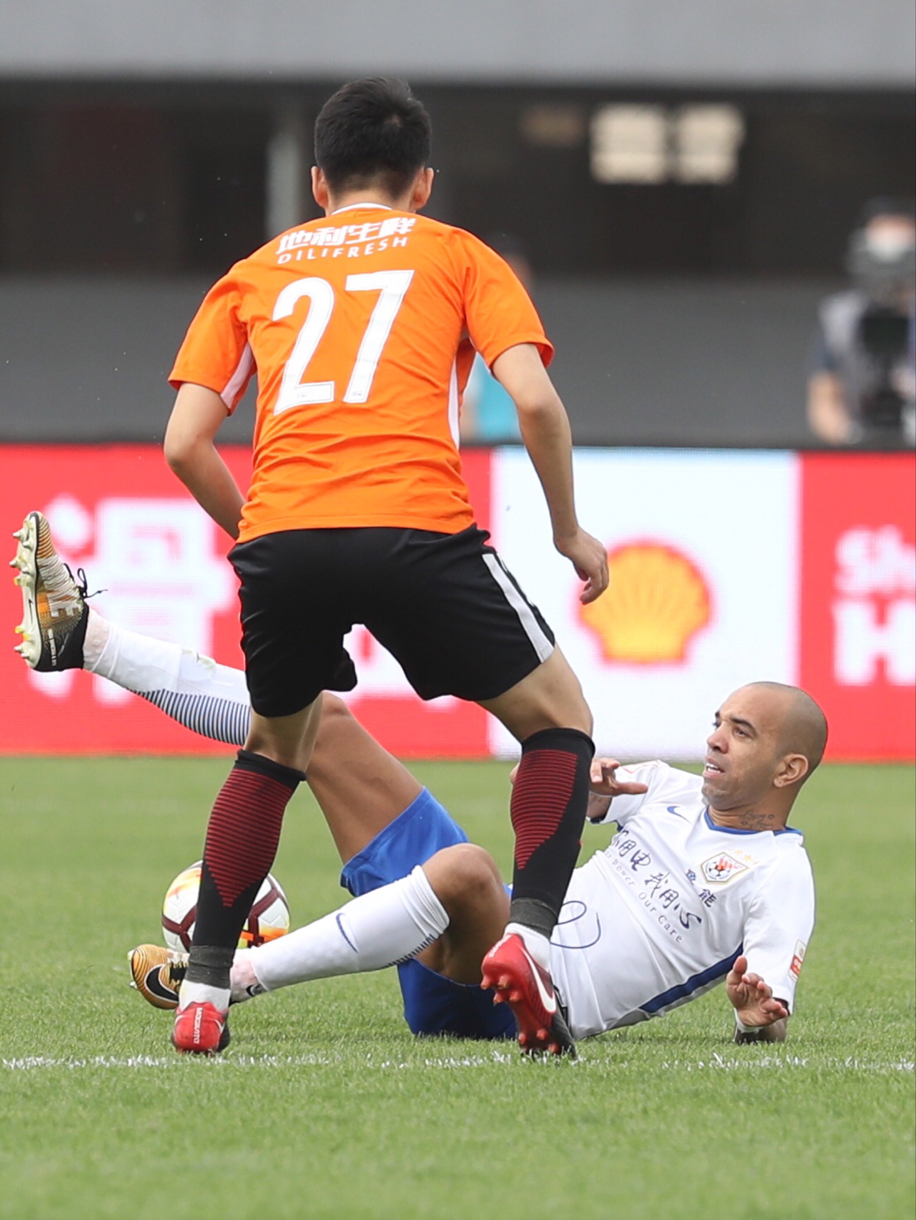 关于河北精英战平北京人和，双方争议颇多的信息