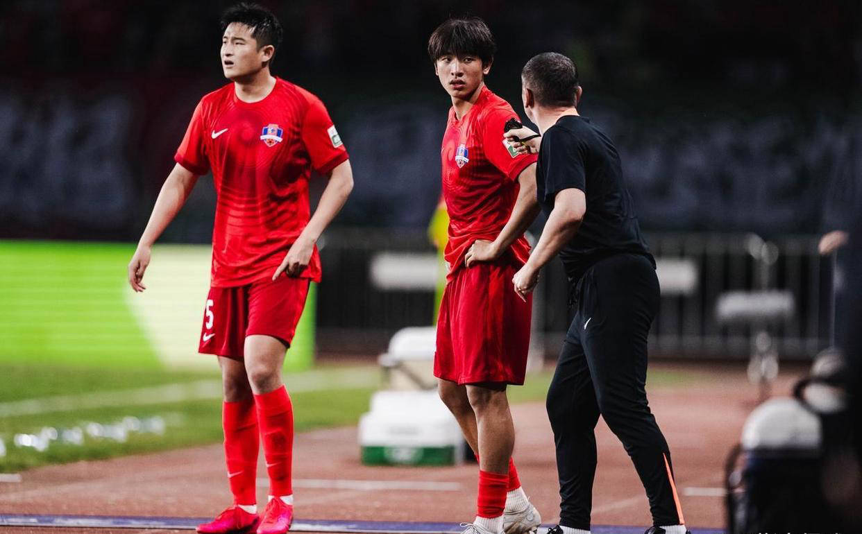 中超球员转会：即将正式加盟法甲俱乐部，祝其一切顺利的简单介绍